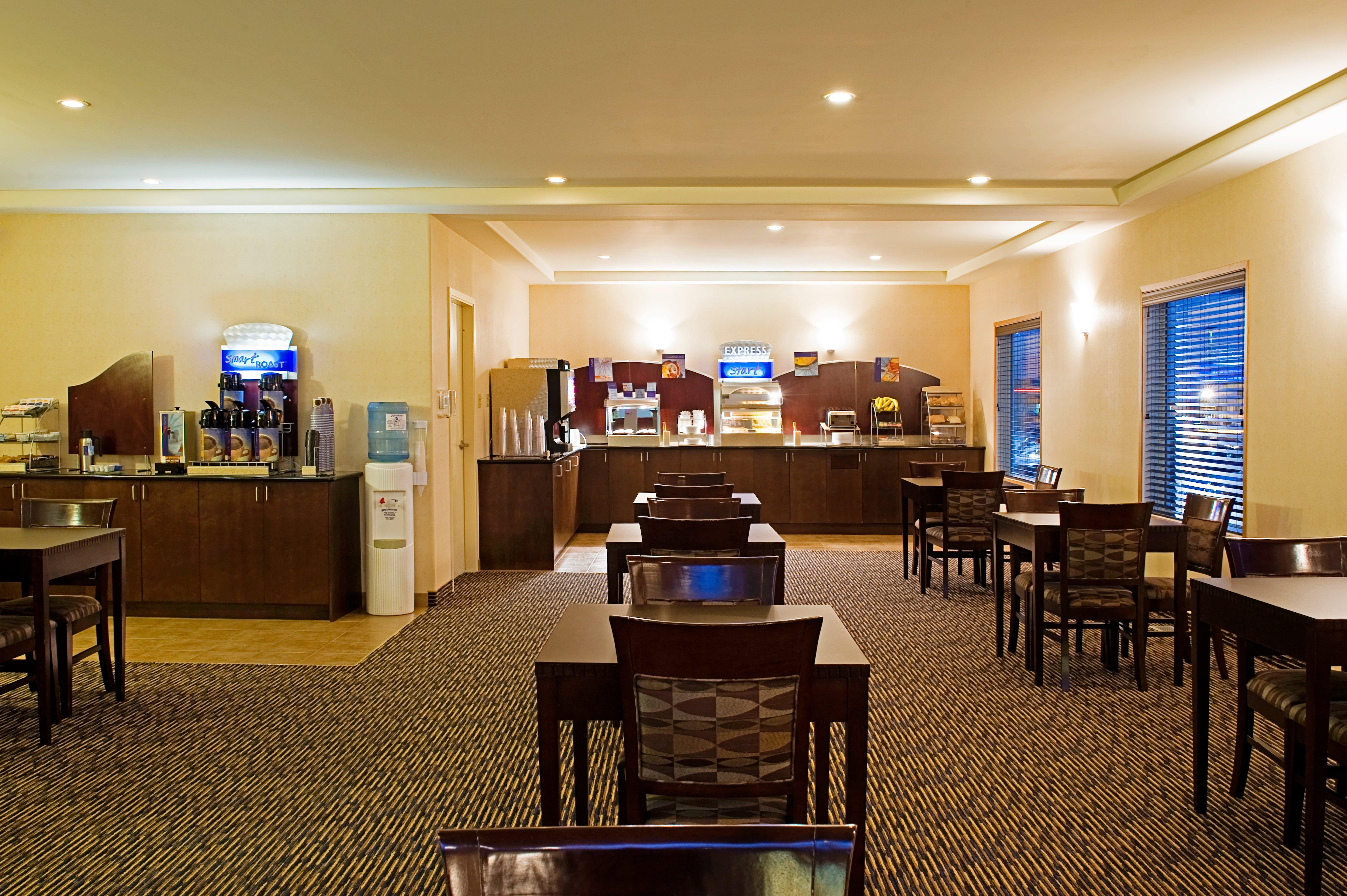 Holiday Inn Express & Suites-Regina-South, An Ihg Hotel Esterno foto